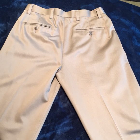 Docker’s Khaki Men’s Trousers - Picture 2 of 6